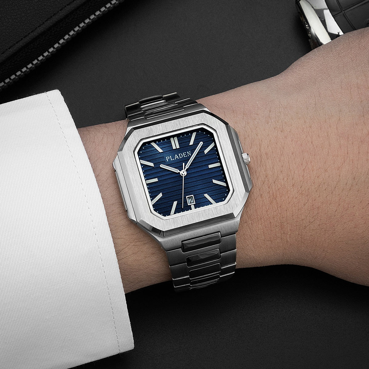 Calibre™ Modern Watch