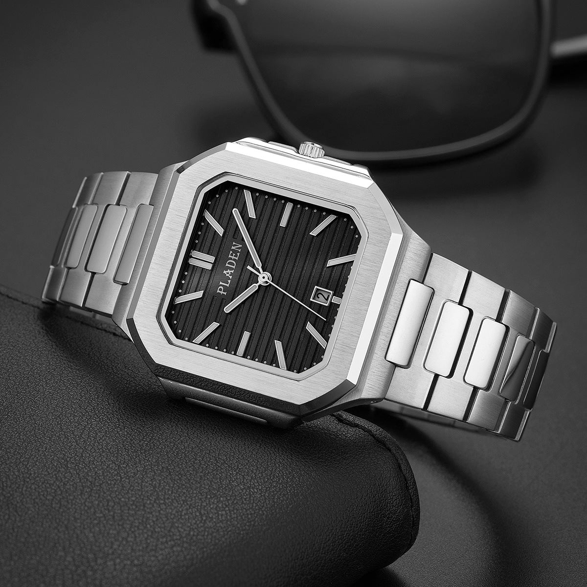 Calibre™ Modern Watch