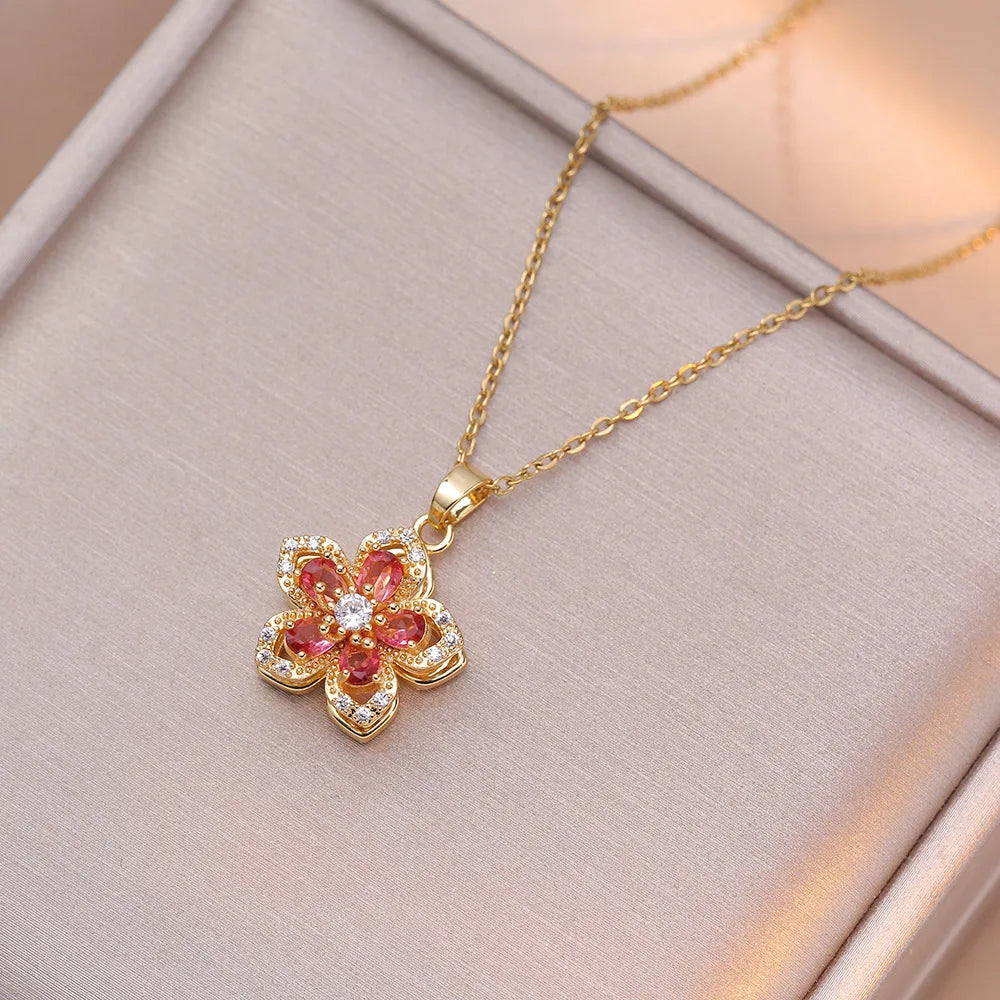 Elodie Flower Necklace
