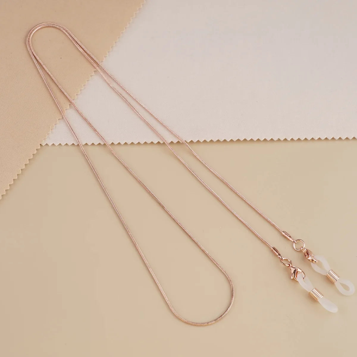 Aria Metal Glasses Chain