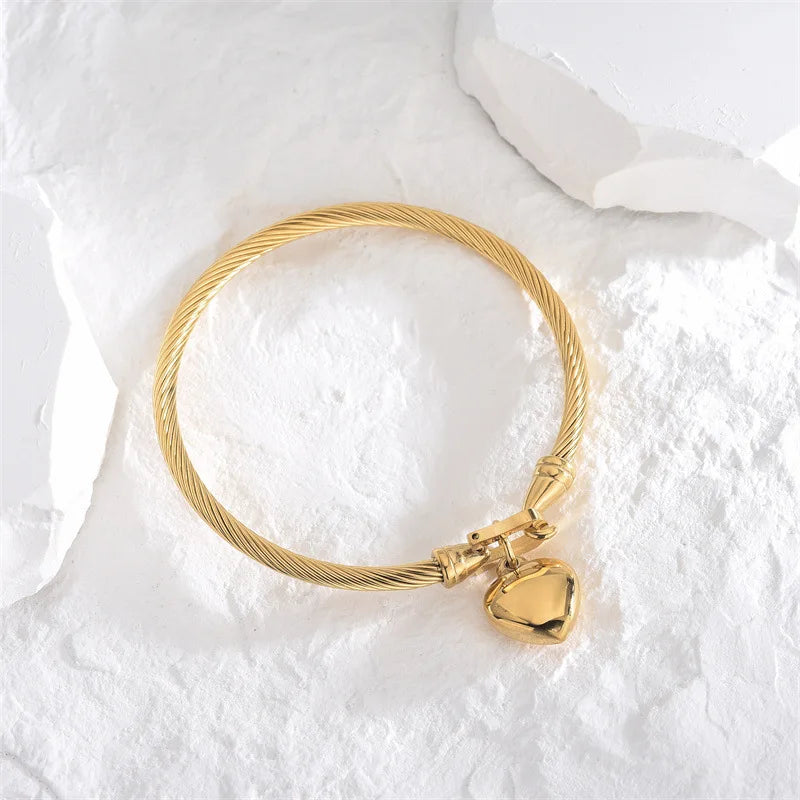 Amara Heart Gold Bangle