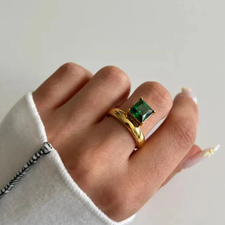 Alaia™ | Premium Emerald Ring