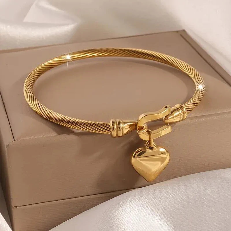 Amara Heart Gold Bangle