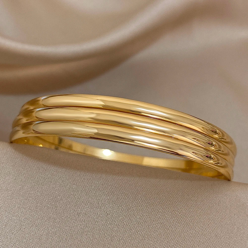Aurelia Gold Bangle Set