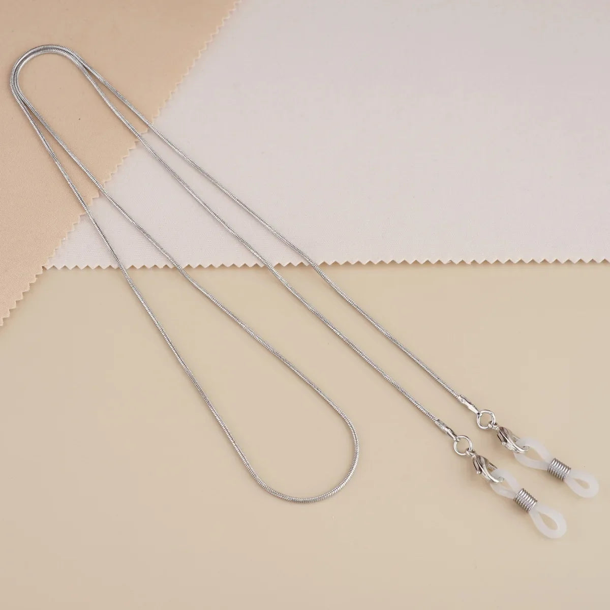 Aria Metal Glasses Chain