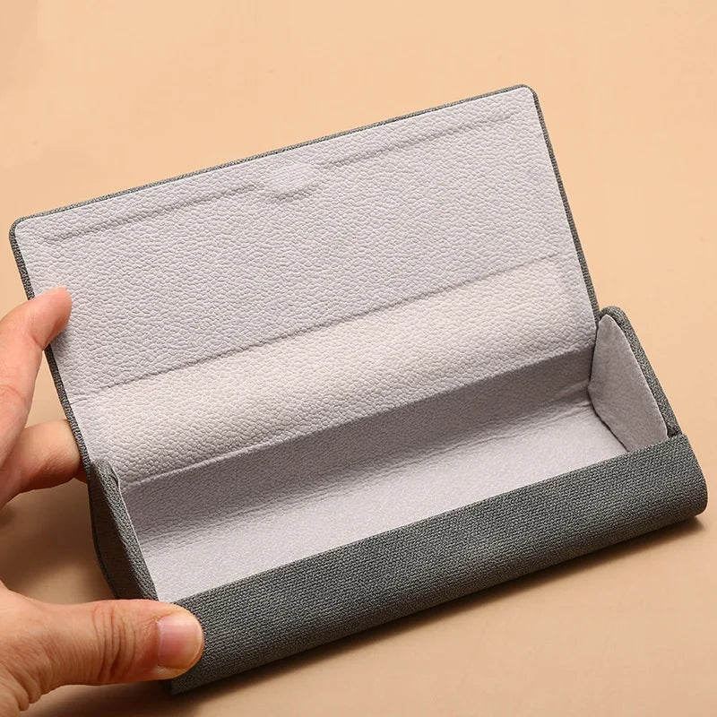 Rhett Triangle Glasses Case