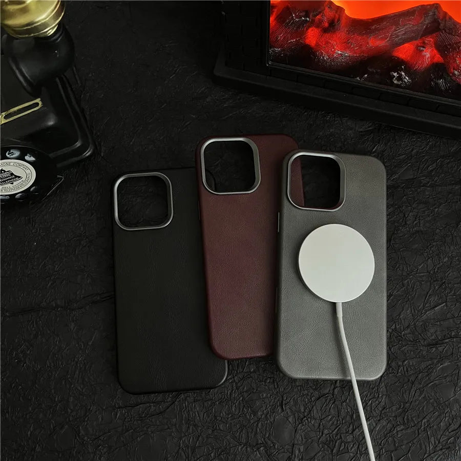 Vantage Leather Button Case