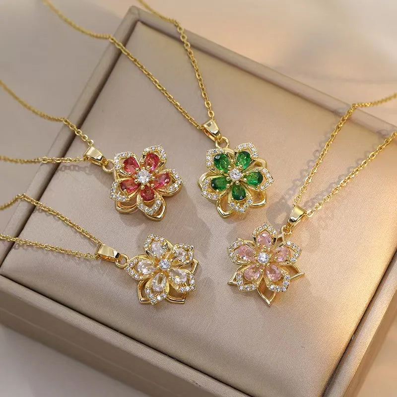 Elodie Flower Necklace