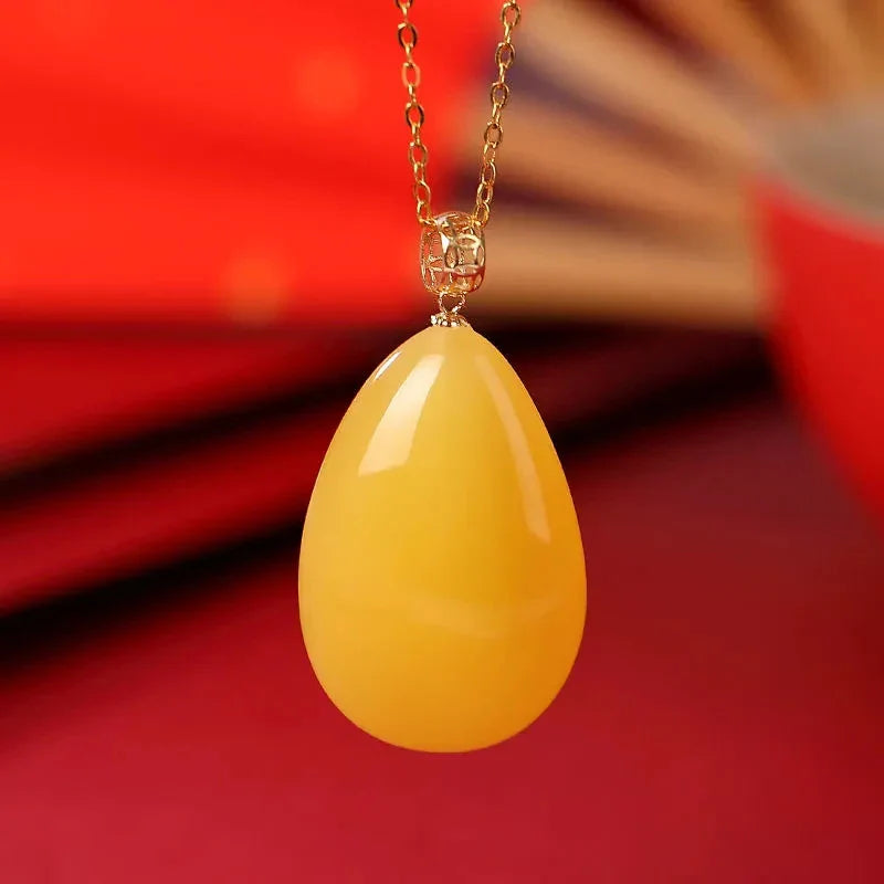 Elara Chalcedony Necklace