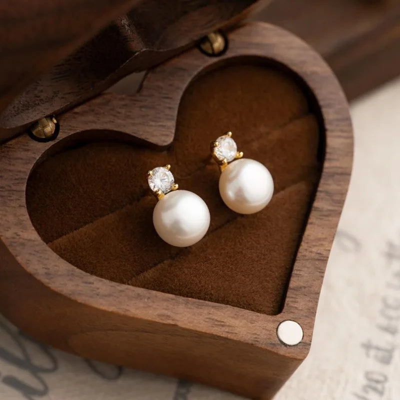 Dainashi Pearl Stud Earrings