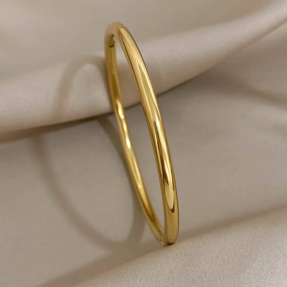 Soléa Gold Cuff Bracelet