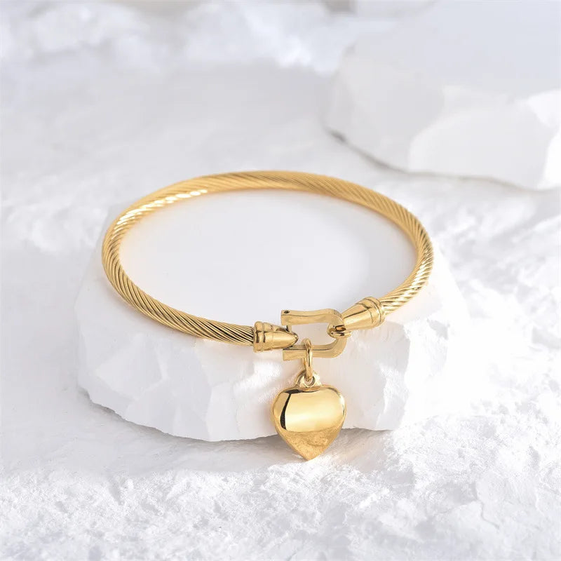 Amara Heart Gold Bangle