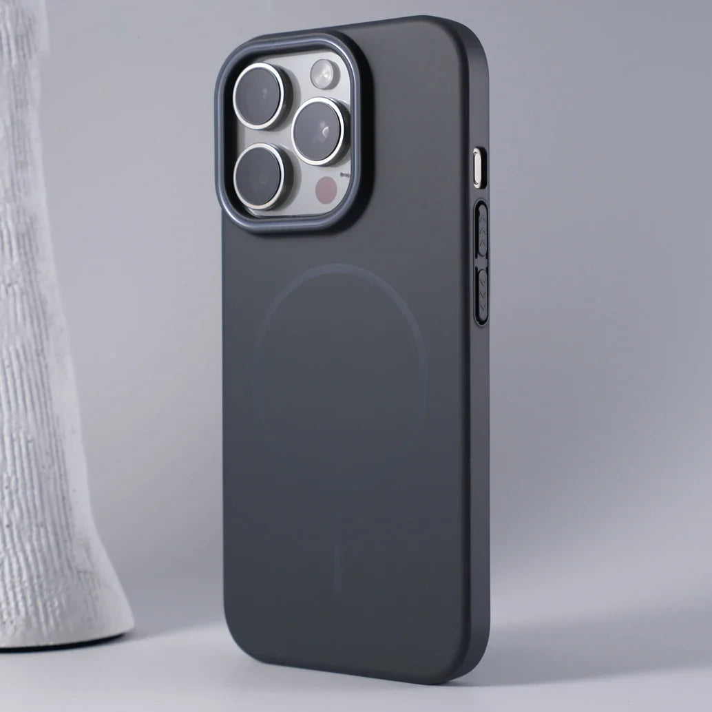 Oslo Matte MagSafe Case