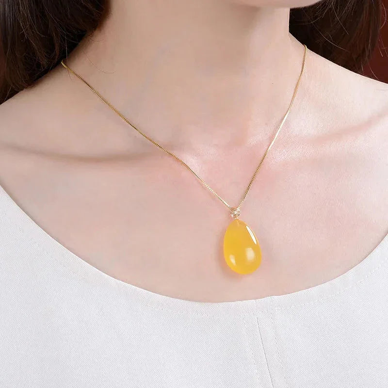 Elara Chalcedony Necklace