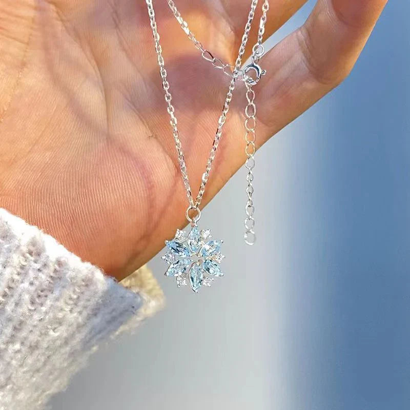 Arwen Zircon Snow Necklace
