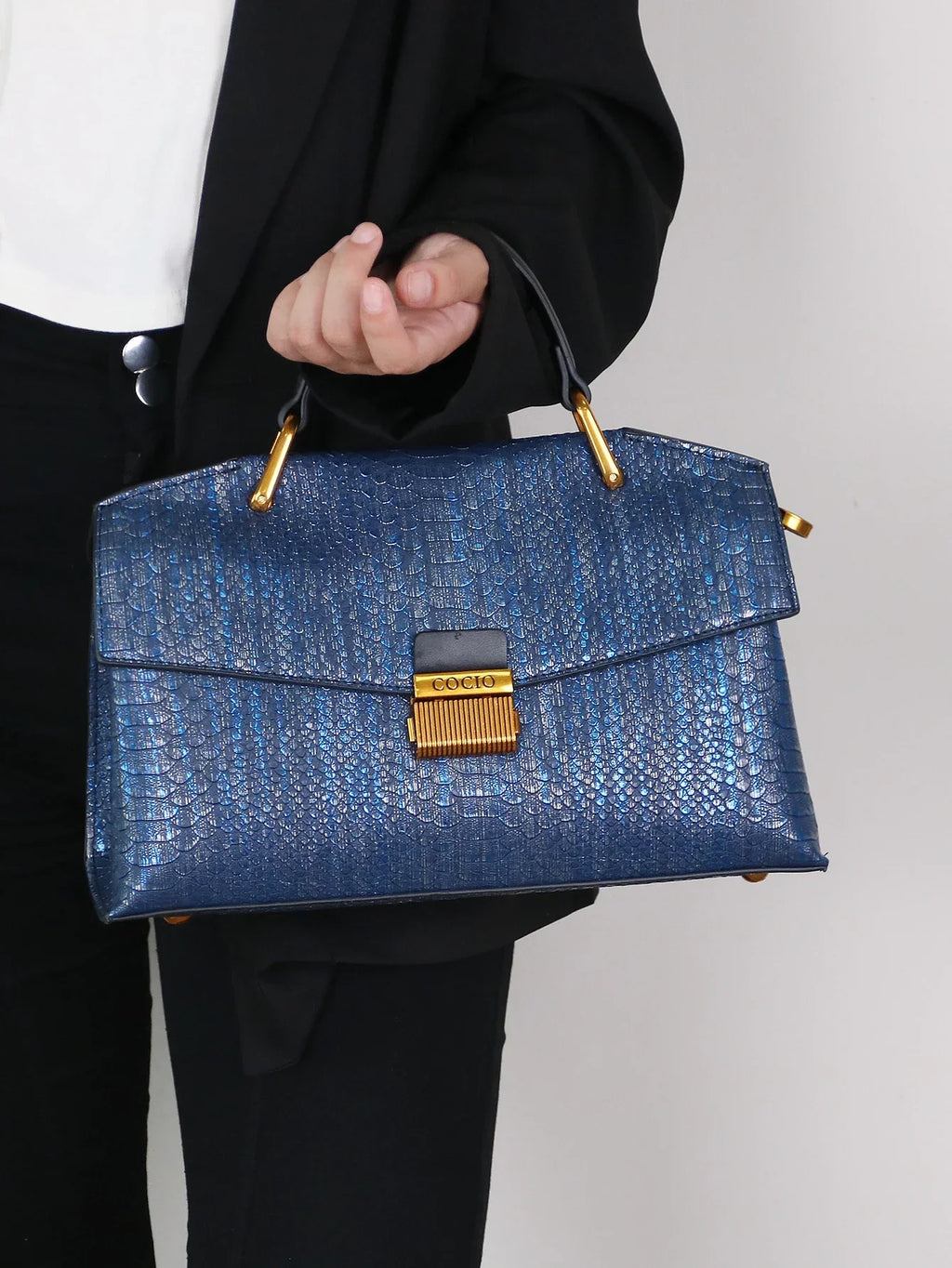 Emma™ | Snake-Textured Handbag