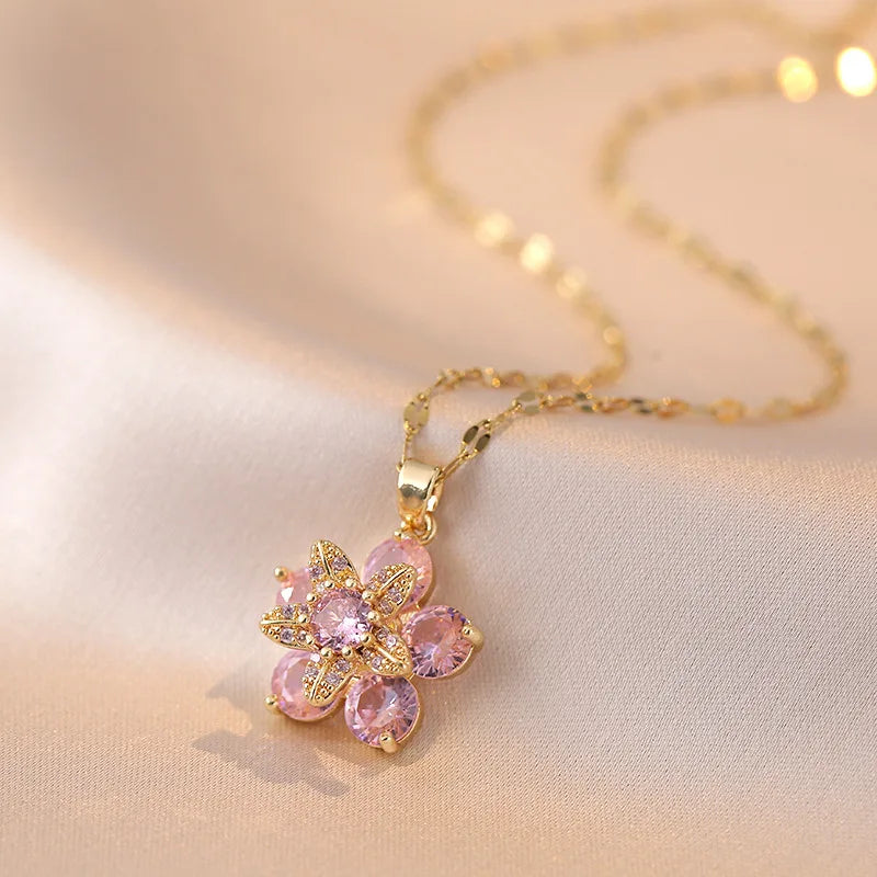 Elodie Flower Necklace