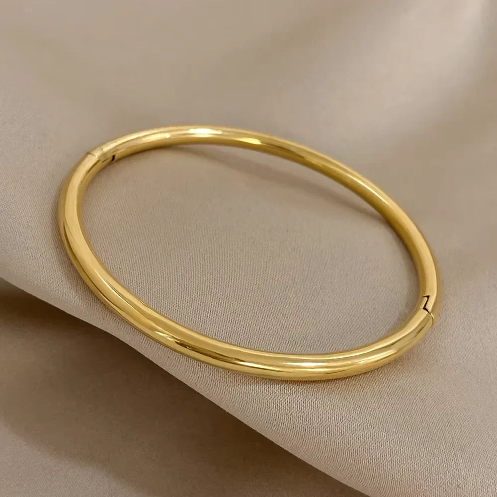 Soléa Gold Cuff Bracelet