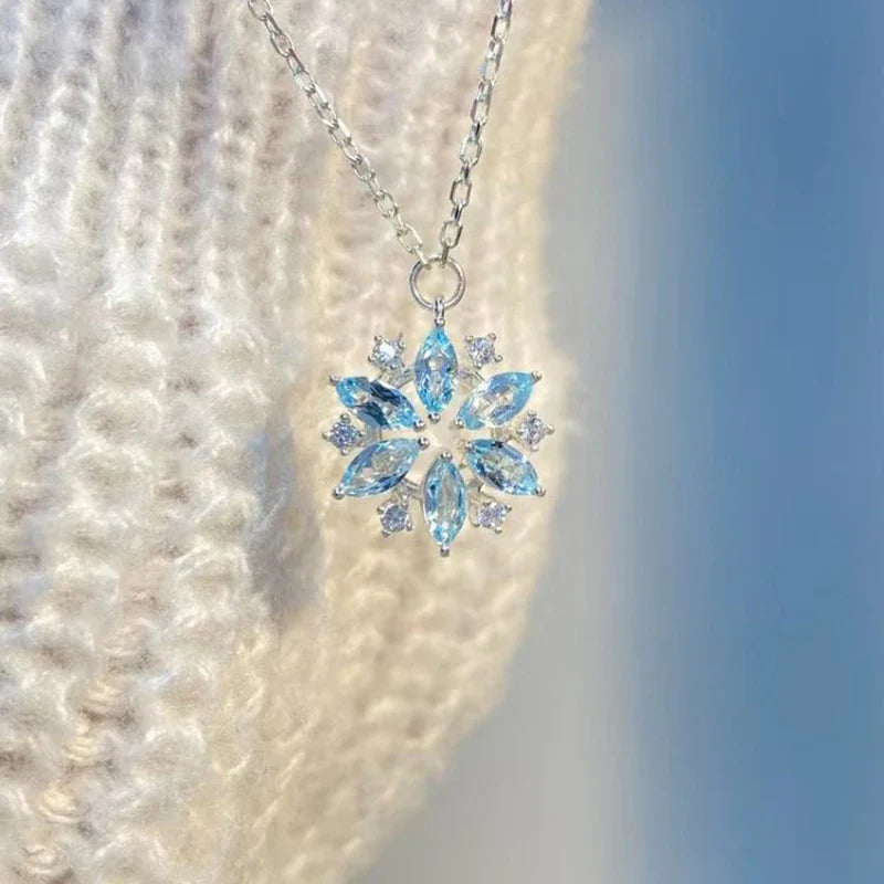 Arwen Zircon Snow Necklace