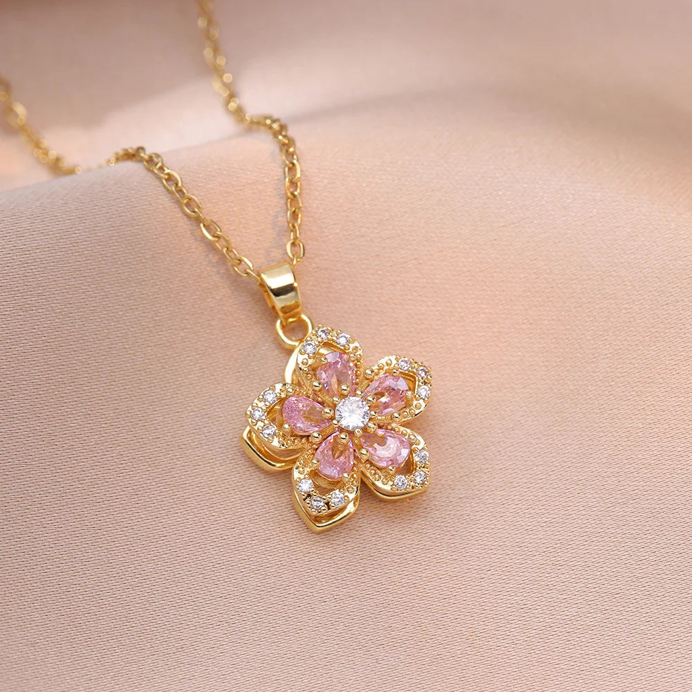 Elodie Flower Necklace