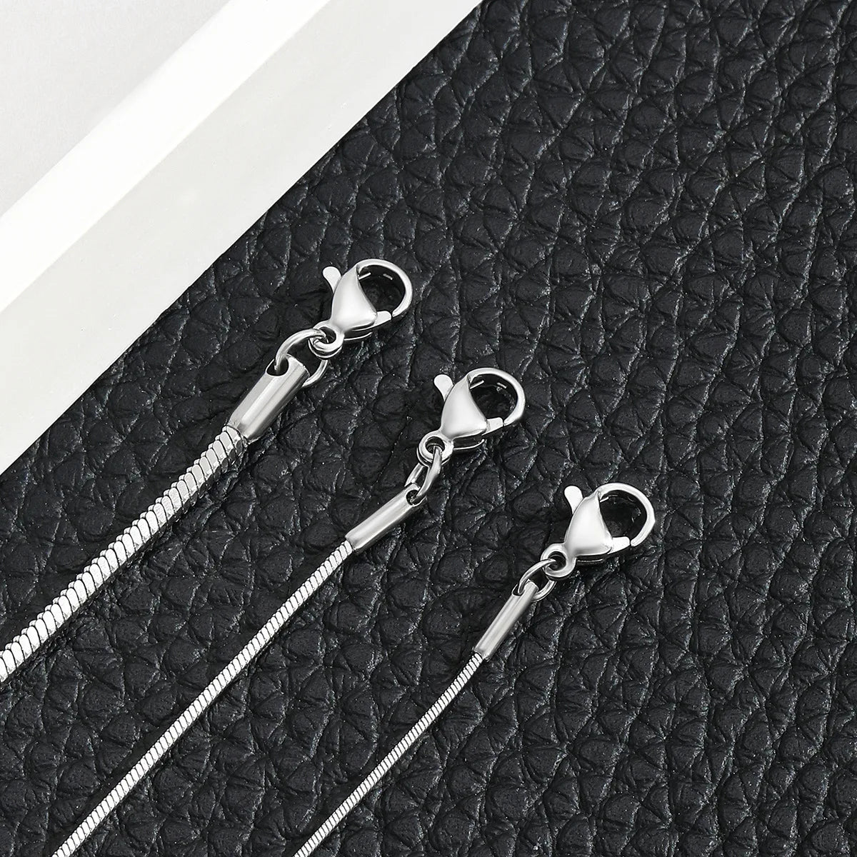 Axel Snake Chain Bracelet