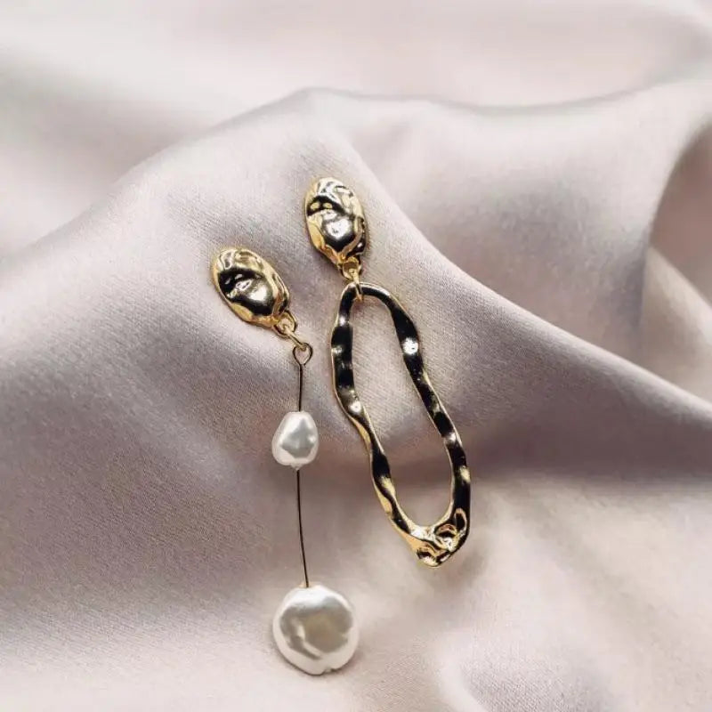 Amara Pearl Earrings