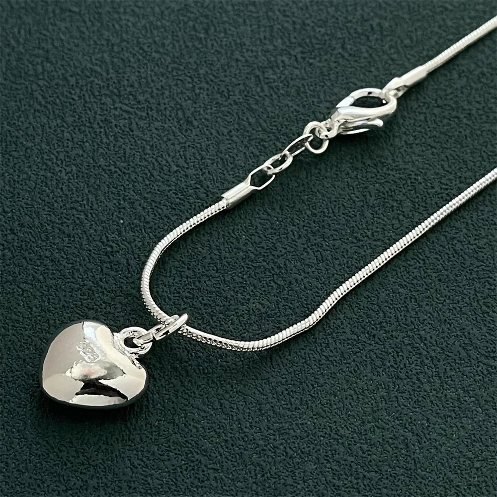 Élise Silver Heart Necklace
