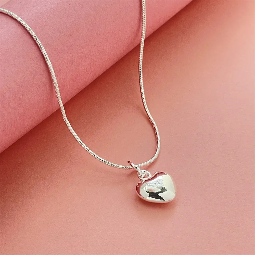 Élise Silver Heart Necklace