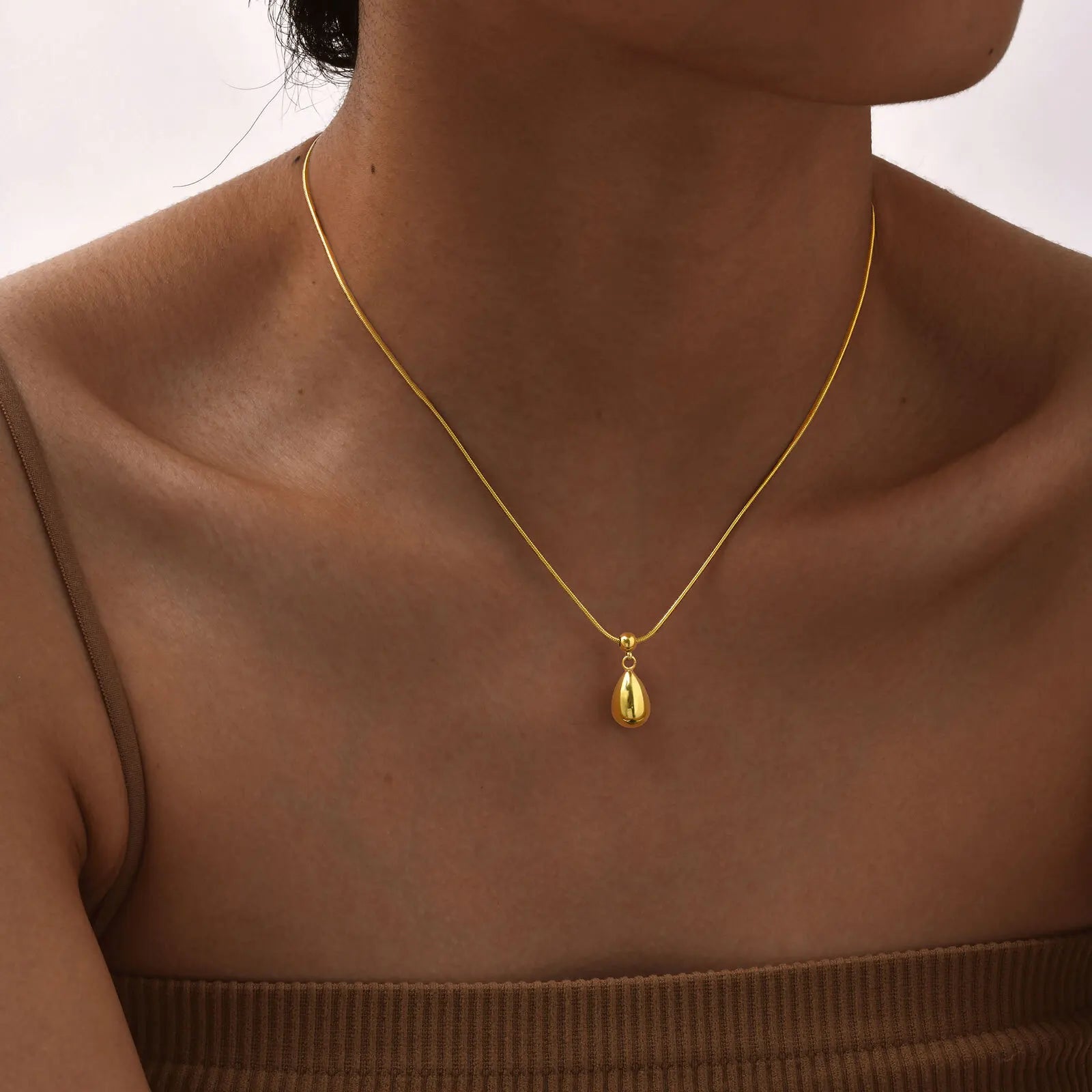 Elara Water Droplet Necklace