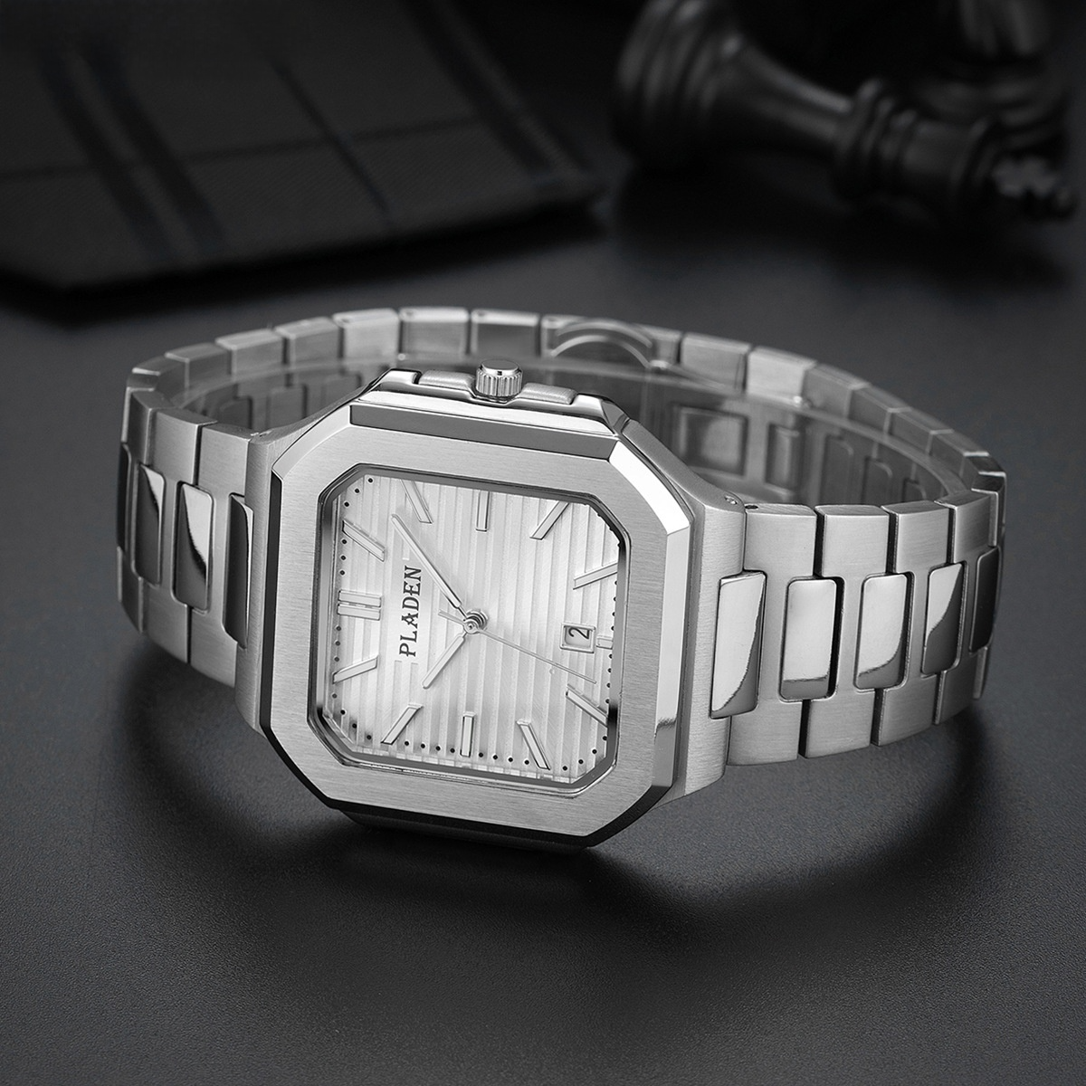 Calibre™ Modern Watch